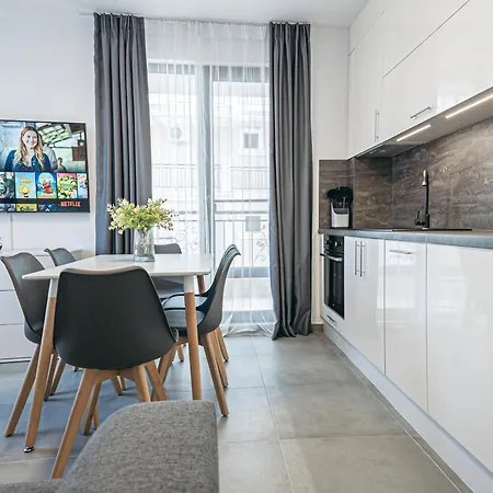 Mary - Polarstar Real Estate 圣弗拉斯